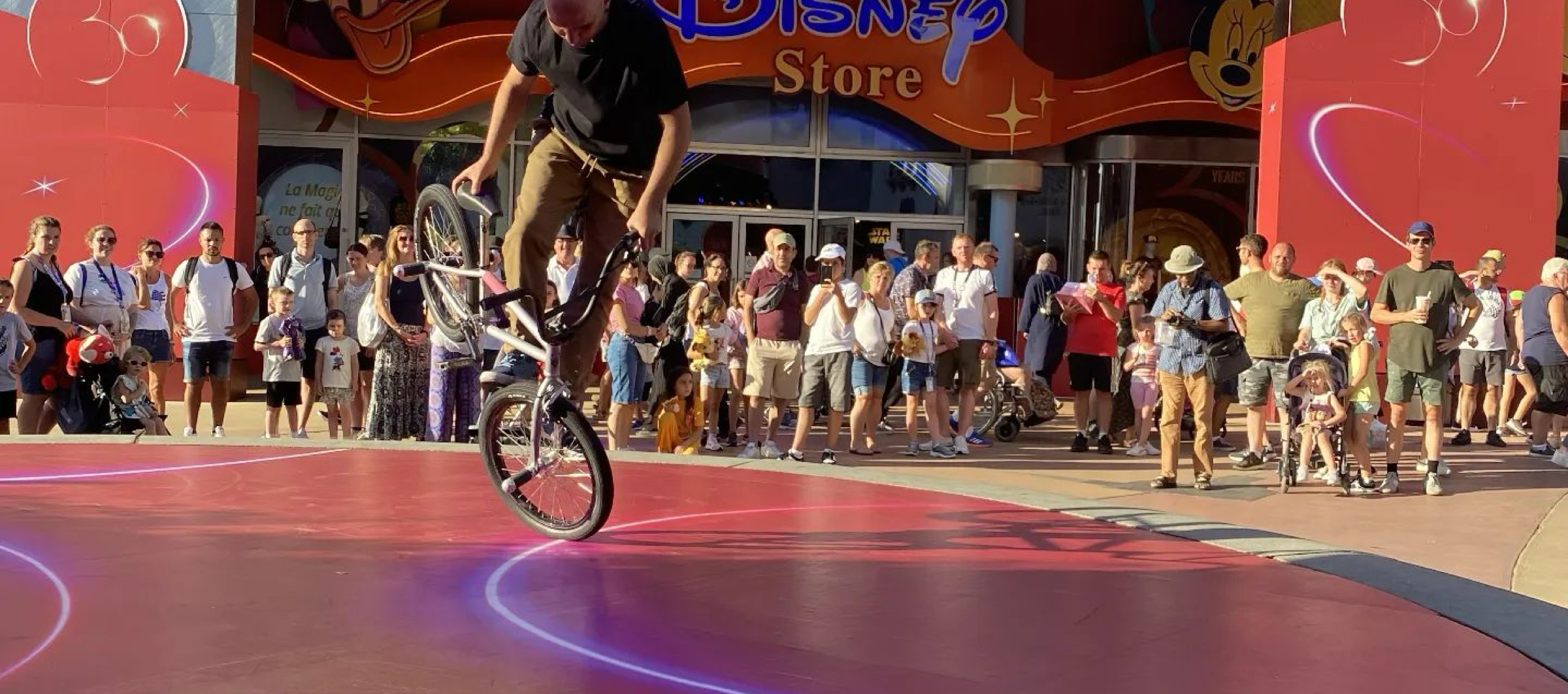 Bmx Demonstration Disneyland Paris.